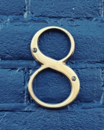 The symbolism of the number 8 in love, career & spirituality
